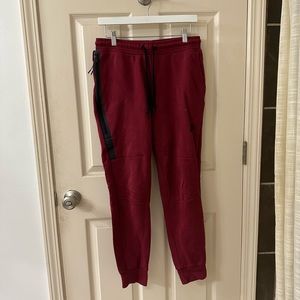 Maroon Nike sweatpants/joggers
